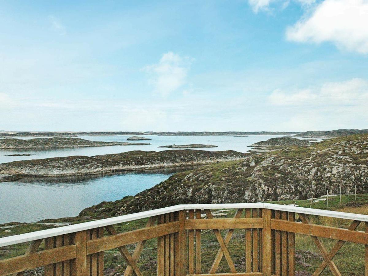 Three-Bedroom Holiday Home In Dyrvik Tuvnes Ruang foto