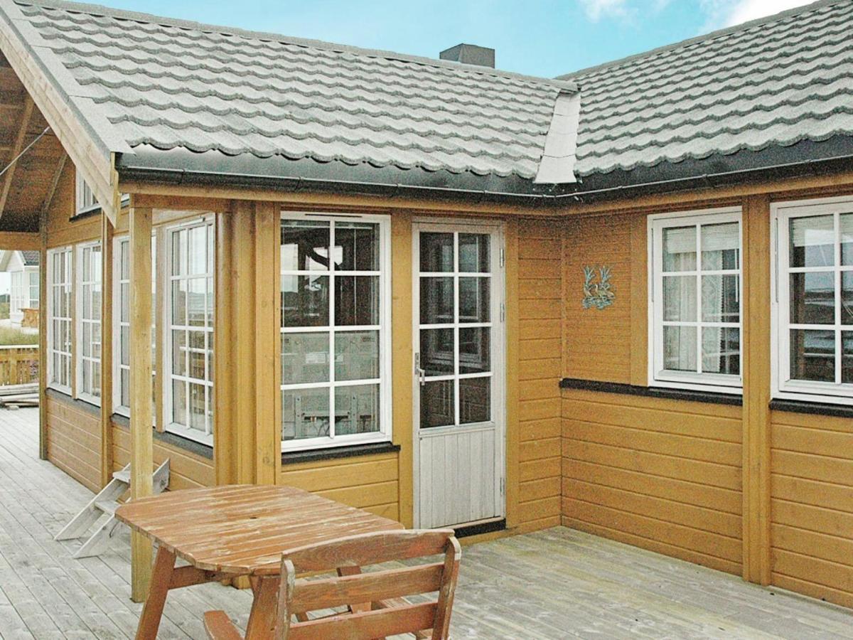 Three-Bedroom Holiday Home In Dyrvik Tuvnes Bagian luar foto